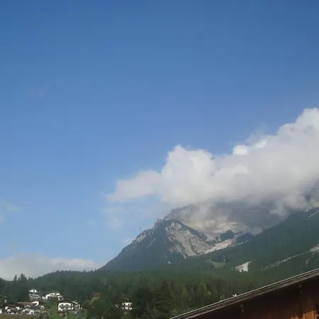 ゲストハウス Gaestehaus Alpenstern 3*
